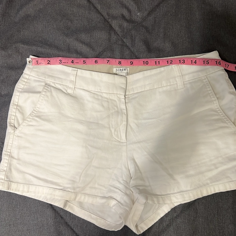 Shorts - Picture 3 of 4